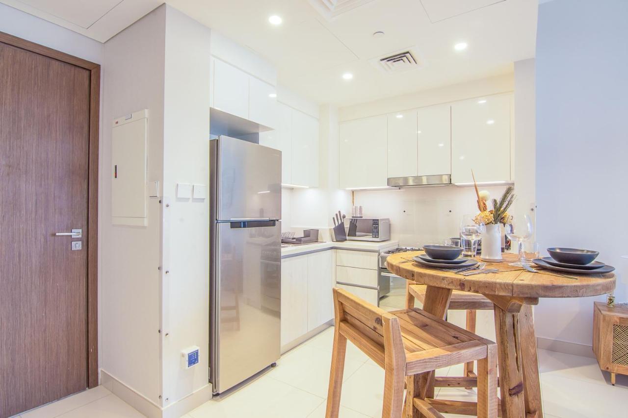 Brand New 1 Bedroom Hills 601 Appartement *
